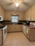 Pink Door Charming 2-bedroom house with WiFi, AC in nice Oneonta, Close to Food