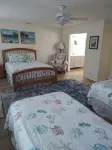 Completely Renovated Pink Sea House on North Beach, Tybee Island - Strand