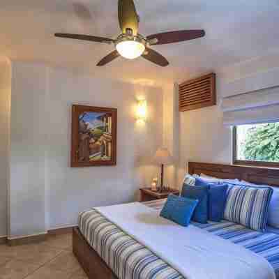 Escape from it all! Ocean view condo at La Palapa on famous Los Muertos Beach Rooms