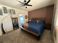 Family Retreat: 3 Kings, Hot Tub, Pets Welcome! - บังกะโล
