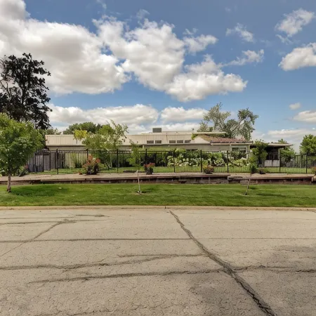 Family Friendly 5 Bed 5 Bath 6000 SF Ranch With Pool