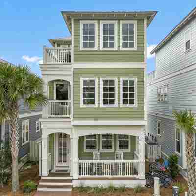 Luxury 4BR ~ 3 King Suites ~ Resort Pool & Beach Hotel Exterior