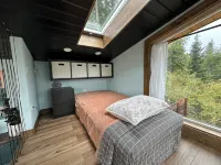 Tiny House on Hayden Lake with beach access and hot tub - 4-Star