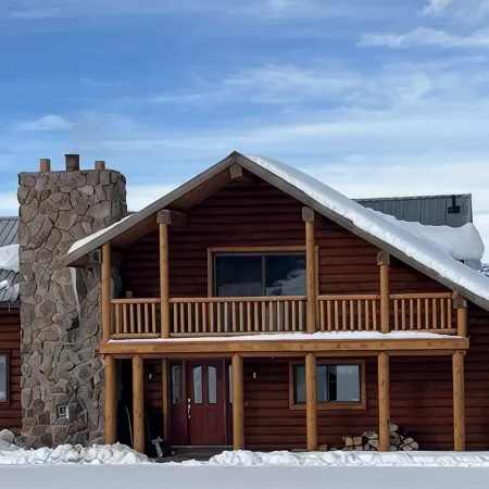 Elk Run-Entire basement-1000 sq ft.-Cleaning fee included.  Sleeps 4-6.