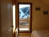 Exceptional: 4-bedroom south-facing chalet on large lot at the foot of the slopes