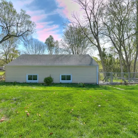 Spacious Valley Junction Retreat