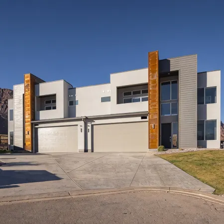 Gorgeous New 4 Bedroom Home Minutes from Arches