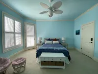 Vacation Resort:  Pool,  Spa, Gym, Kitchen, Laundry, in Tranquil Setting - Bungalows