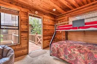 Luxury Cabin, Game Room, Firepit, Deck w/Mtn View, Trailer Parking & Family Time - Chalets