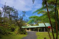 Tranquil Volcano Retreat with Rainforest Views - 4-Star