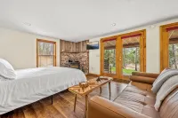 Secluded Lake Front Lodge In Cosby - Your Ultimate Hideaway - 4-stjärniga