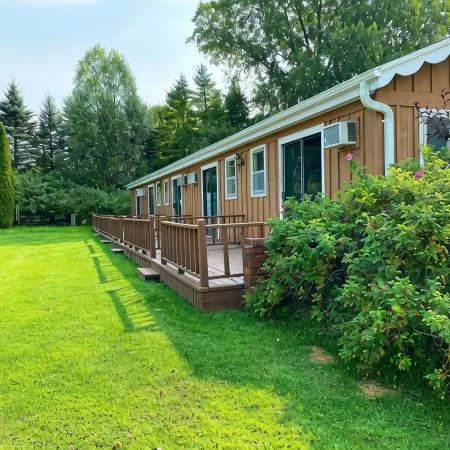 The River Hills Motel - Algoma, WI - Near Door County