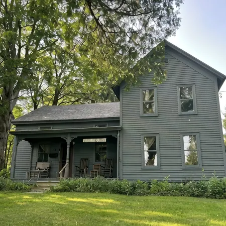 Charming 3-bedroom farmhouse in welcoming Skaneateles, short walk to village.