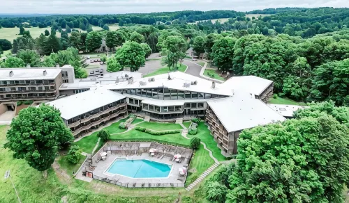 Shanty Creek. Reserve Now for Golf and Color Tour Weekend!  Condo Sleeps 8. - 4-Star