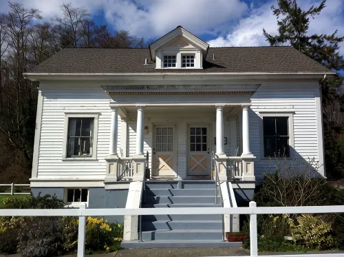 Point Robinson Lighthouse - Keeper's Quarters B - 3-Star