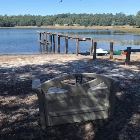 3 Bedroom House on Private Scenic Lake Mable