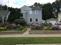 Main Floor 2 Bedroom, 1 Bath, Easy Walk to Mayo Clinic, Trails, Parks, Shopping - Condos