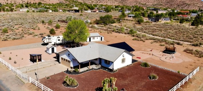 2 Bedroom Near Zion•Bryce•Wave: Hot Tub, Dining/Patio & Games - Red Rock Views! Ξενοδοχεία στην πόλη Kanab