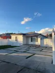 Cheerful 2 br/1 full bath home near SoFi/Beaches - 2-Star