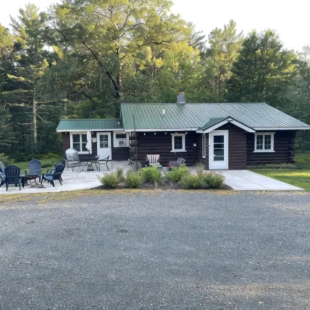 Relax and Reconnect in Private Cabin in the Wisconsin Forest. Pet Friendly.