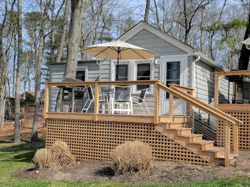 2 Bedroom Hamptons Waterfront Cottage Rental - 3-Star