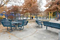 NEW Cozy Renovated Townhome | 25 min to Denver - WiFi
