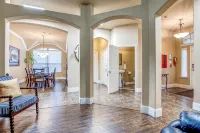 Fabulous 5 Bedroom/4 bath Home  4K TV's Fireplace  Foosball! - バルコニー