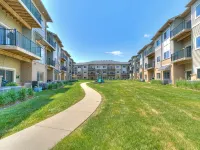 The Cascades at Jordan Creek WDSM/Pool/Tanning/Gym - Apartments