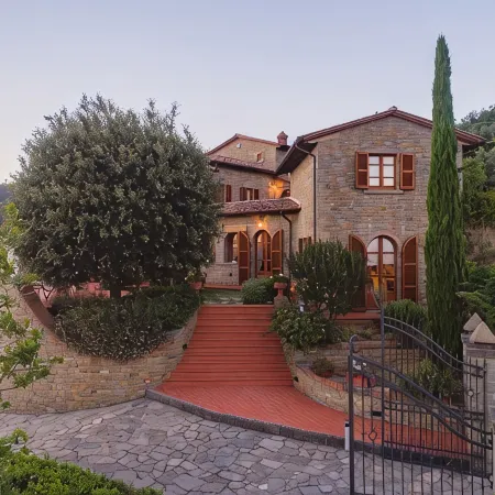 Corte della Luna, elegant villa with swimming pool surrounded by a suggestive olive grove