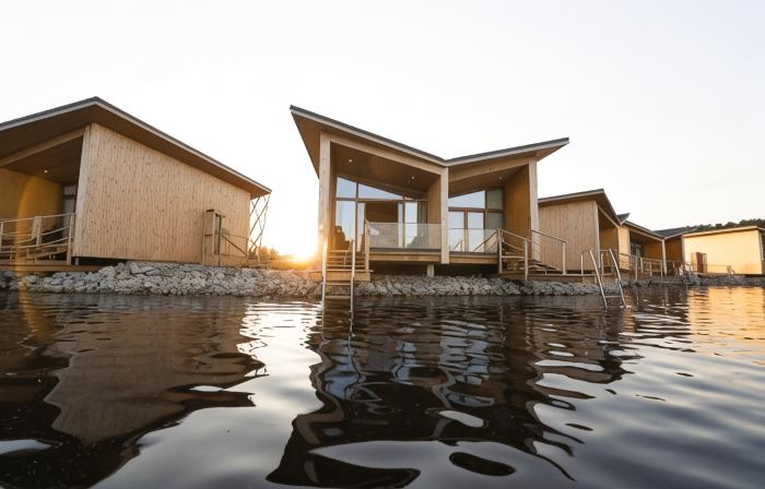 Bella Lake Resort