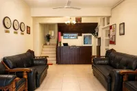 ฮอลิเดย์ บีช รีสอร์ท - 2 ดาว