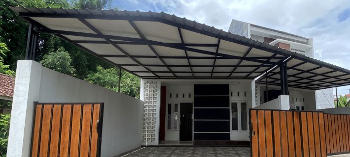 OYO 95348 Kost Baituna Syariah Hotels in Blimbing