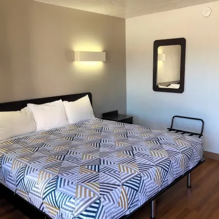 Moonnight inn.