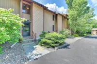 Windham Retreat w/ Private Deck & Mtn Views! - parking