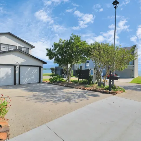 Luxury Lakefront - Game Room - 7 beds - Hot tub - Kayaks - Dock