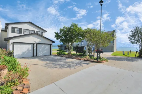 Luxury Lakefront - Game Room - 7 beds - Hot tub - Kayaks - Dock - 4 estrellas