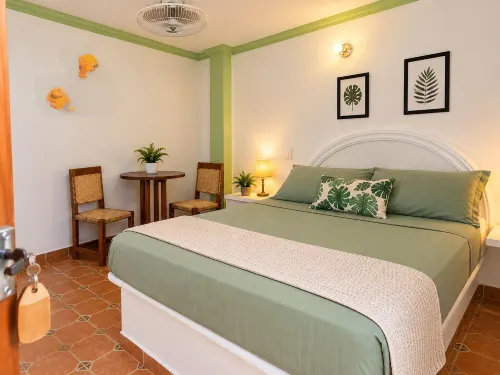 Hostal Dumbira - Hostels