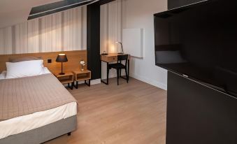 Qbatura Cafe & Hotel - Housity