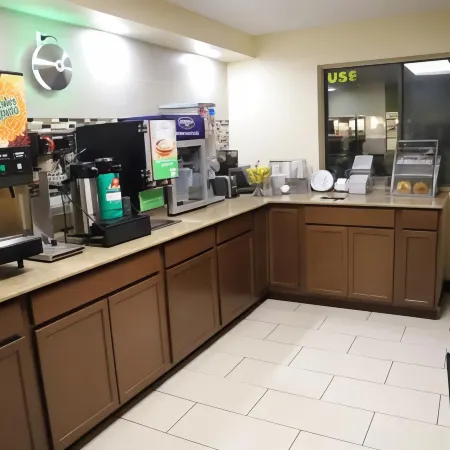 Super 8 by Wyndham Richmond Airport VA