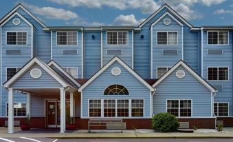Microtel Inn & Suites by Wyndham Lillington / Campbell Univ