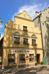 Restaurant-Café-Pension Himmel ランツフートのホテル