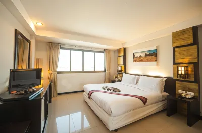 Crystal Inn Отели рядом с достопримечательностью «Phuket Vocational College»