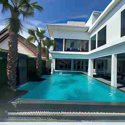 New 2022 Grand Deluxe Art Pool Villa Fitness & Recreational Facilities