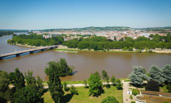 Brit Hotel le Parc Vichy