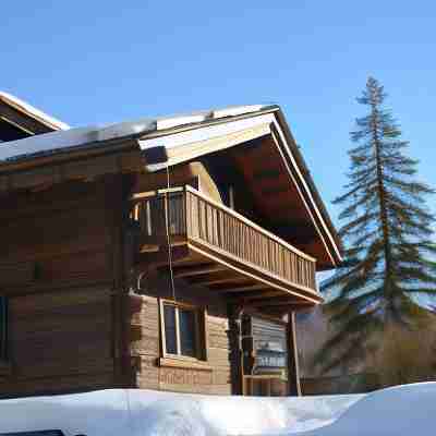 Chalet Svizzero Apartments Hotel Exterior