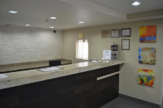 Super 8 by Wyndham Irving/DFW Apt/North