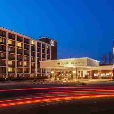 DoubleTree by Hilton Charlottesville Hotel Exterior