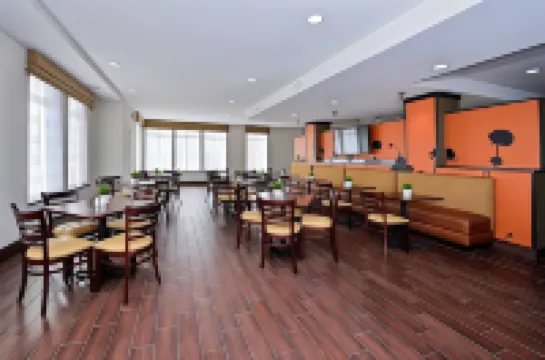 奧斯汀北I-35舒眠套房飯店