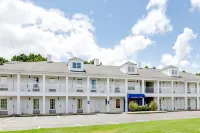 Baymont by Wyndham Ozark Hotels in Ozark