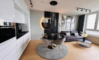 Green High-End Apartment Close to Metro/Uno-City + e-Parking, Pool, Gym, Sauna